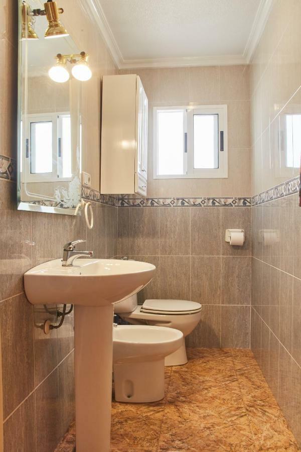 Grosse Sonnenterrasse, 200 Meter Zum Strand... Appartement *